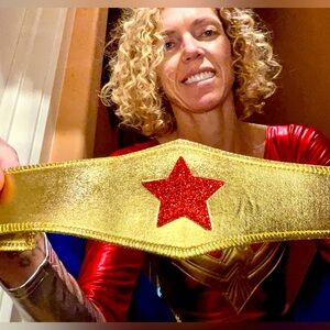 NWOT WONDER WOMAN COSTUME! VERY WELL MADE (for HALLOWEEN)!